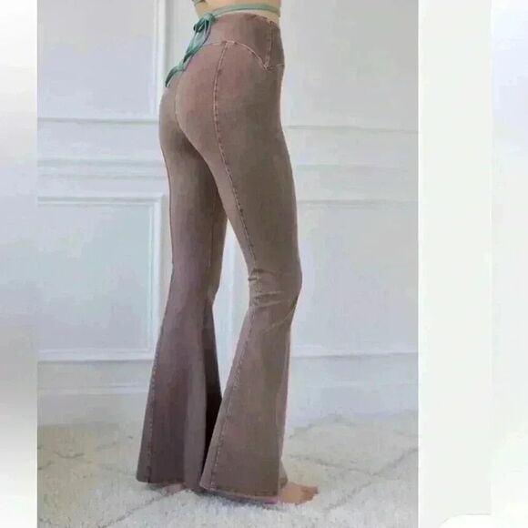 Out From Under Aria Seamed Flare Leg Pant Urban Outfitters Bell Bottom - Picture 2 of 10